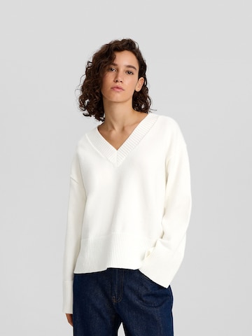 Bershka Sweater in White: front