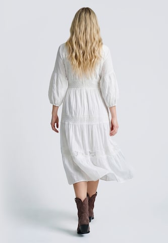 IZIA - Vestido em branco