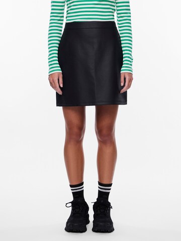 PIECES Skirt 'NODA' in Black: front