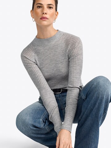 Pullover di Rich & Royal in grigio: frontale