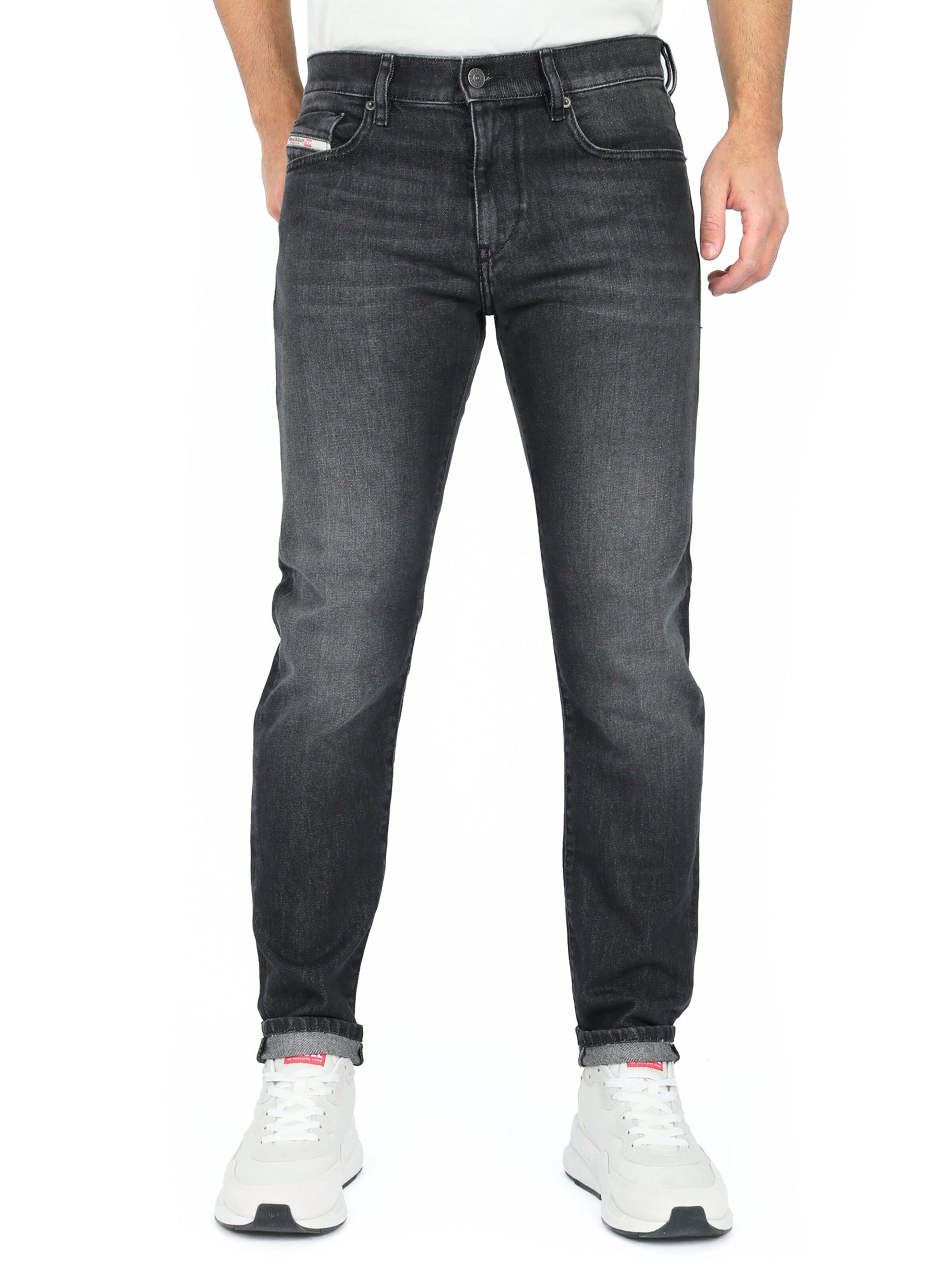 Coupe slim Jean 'D-STRUKT' DIESEL en noir : devant