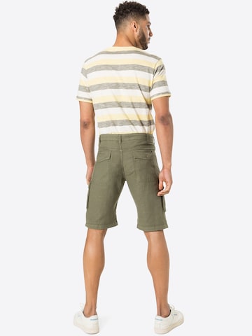 !Solid Regular Cargo Pants in Green