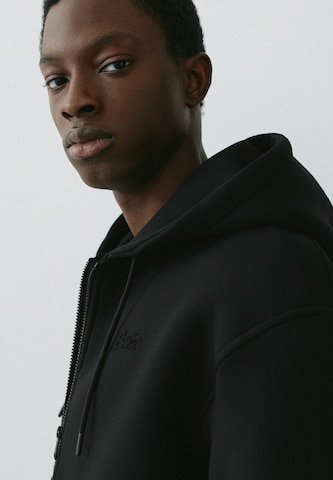 Pull&Bear Sweatjacke 'STWD' in Schwarz