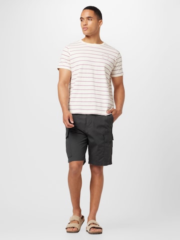 LEVI'S ® Loosefit Cargohose 'Carrier Cargo Short' in Grau