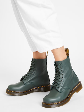 Boots stringati 'Pascal' di Dr. Martens in verde: frontale