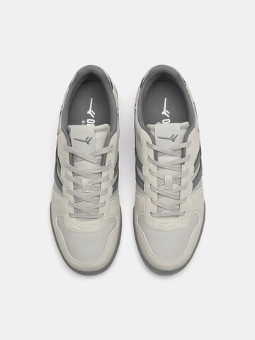 Pull&Bear Rövid szárú sportcipők 'BAMBA RETRO' - szürke