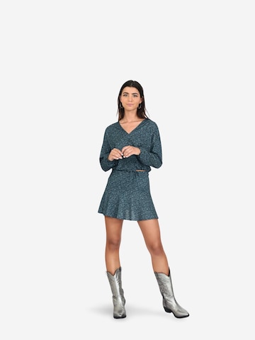 THE-ARE - Blusa em verde