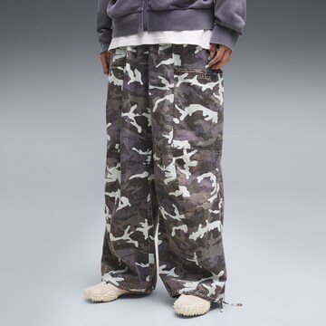 Regular Pantalon de sport PUMA en gris : devant