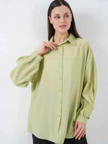 Bigdart Blouse in Green: front