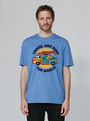 Maglietta ' Travel and surf ' di Watapparel in blu: frontale