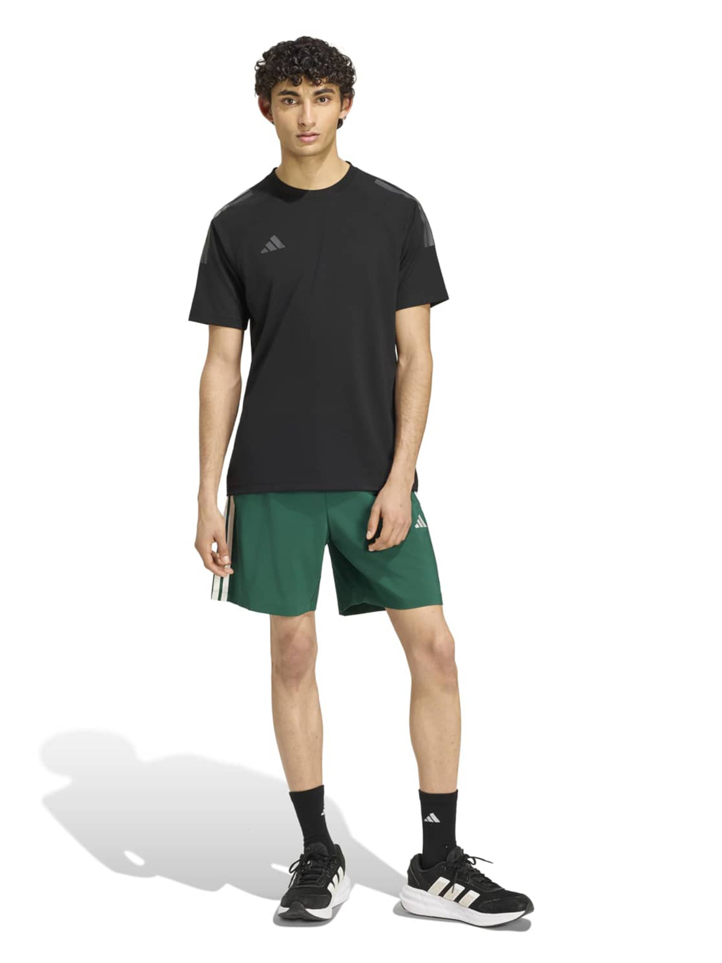 ADIDAS SPORTSWEAR - Loosefit Calças de desporto 'Essentials Chelsea Lite' em verde