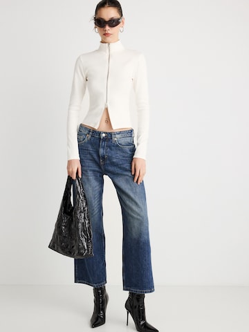 Giacca di felpa di Gina Tricot in bianco