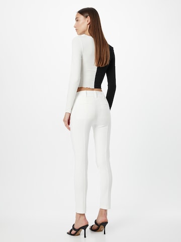 Slimfit Pantaloni di PATRIZIA PEPE in bianco