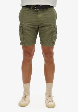Loosefit Pantalon cargo Superdry en vert : devant
