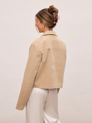 noar studios Φθινοπωρινό και ανοιξιάτικο μπουφάν σε καφέ