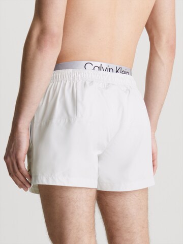 Pantaloncini da bagno di Calvin Klein Swimwear in bianco