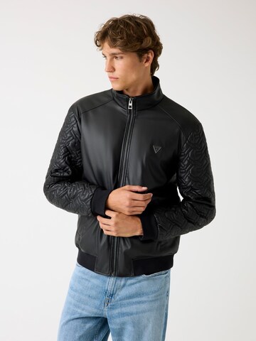 GUESS Jacke in Schwarz: Vorderseite