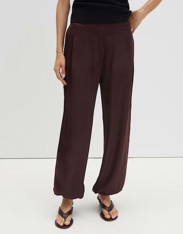 Effilé Pantalon à pince 'Charlie' Someday en marron : devant