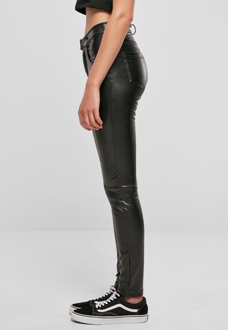 Urban Classics Slimfit Nadrág - fekete