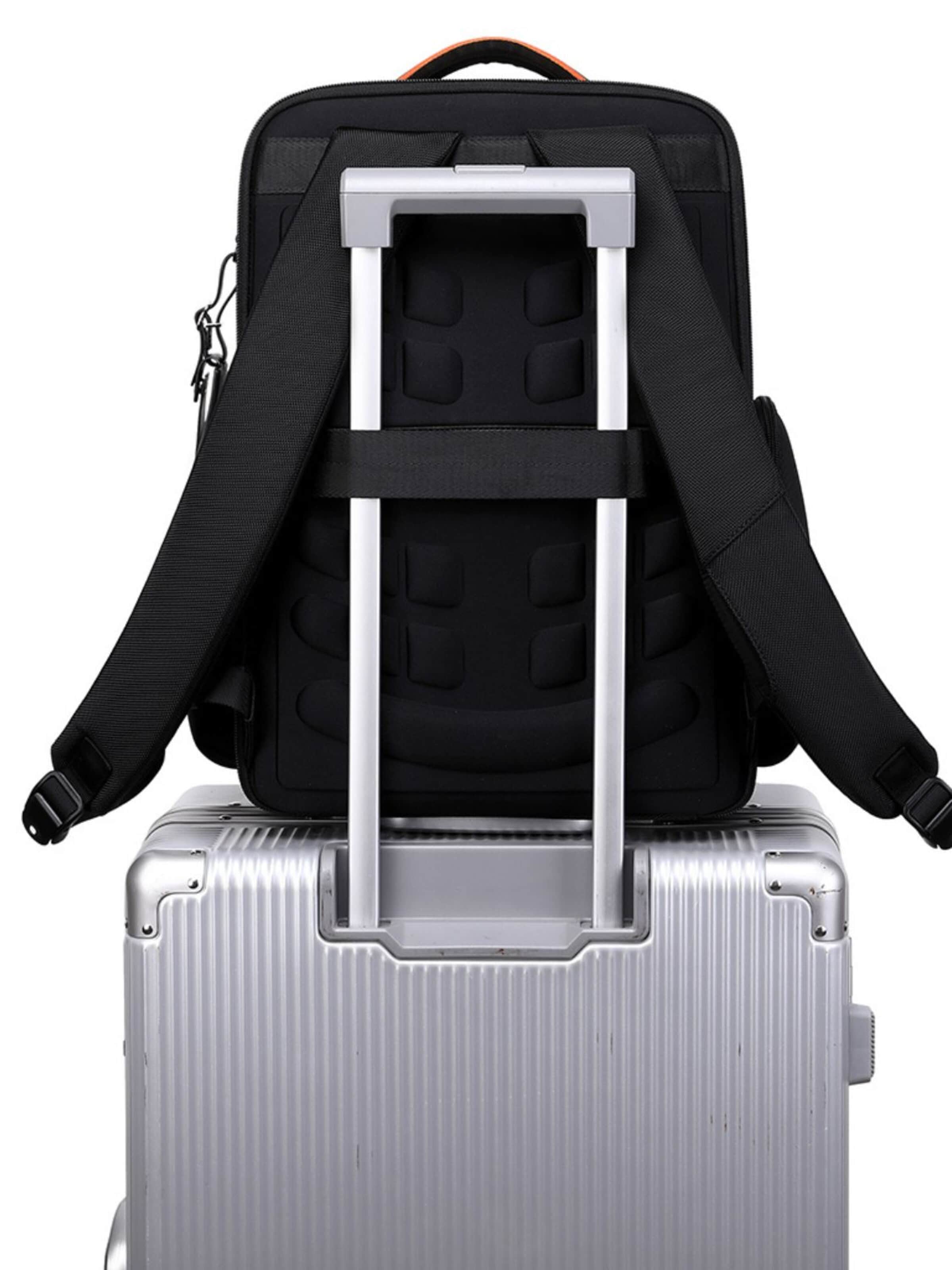 jolar Backpack in Black
