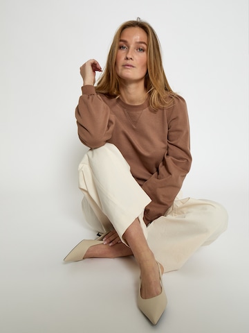 Peppercorn - Sweatshirt 'Gloria' em castanho