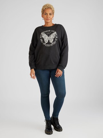 ONLY Carmakoma Sweatshirt 'LUCINDA' i svart