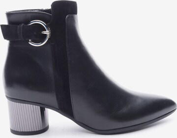 MAX&Co. Dress Boots in 35 in Black: front