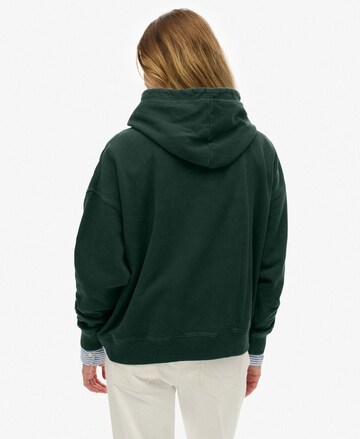 Sweat-shirt 'Athletic Essentials' Superdry en vert