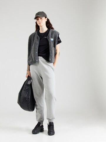 Maglietta di Champion Authentic Athletic Apparel in nero