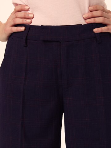 Daahls by Emma Roberts exclusively for ABOUT YOU Широкий Плиссированные брюки 'Georgina' в Синий