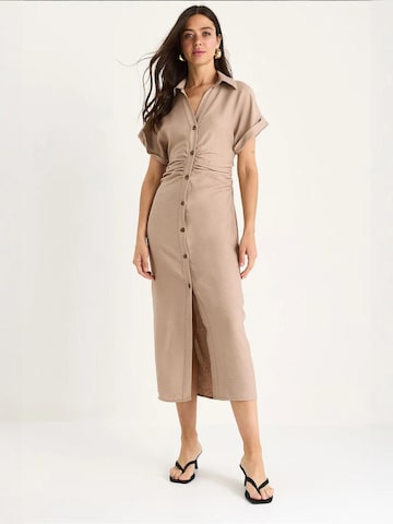 Bianco Lucci Kleid in Beige: Vorderseite