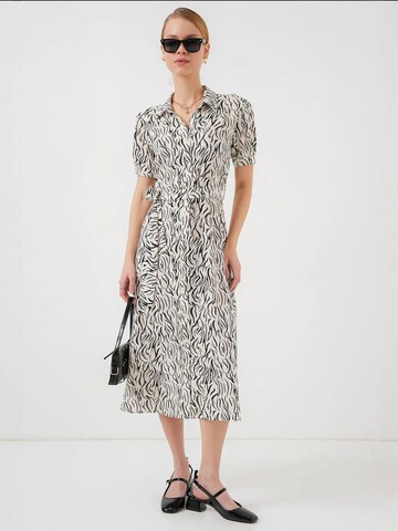 Abito camicia di Bigdart in bianco