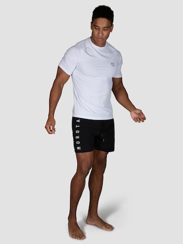 MOROTAI Regular Badeshorts in Schwarz