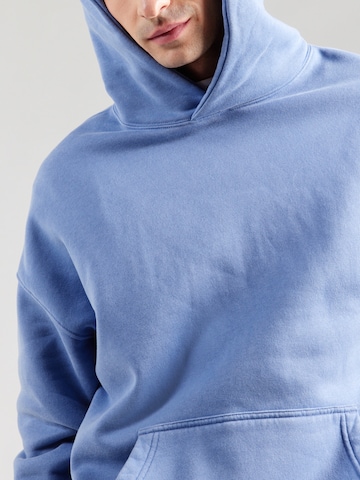 Abercrombie & Fitch Mikina 'ESSENTIAL' – modrá