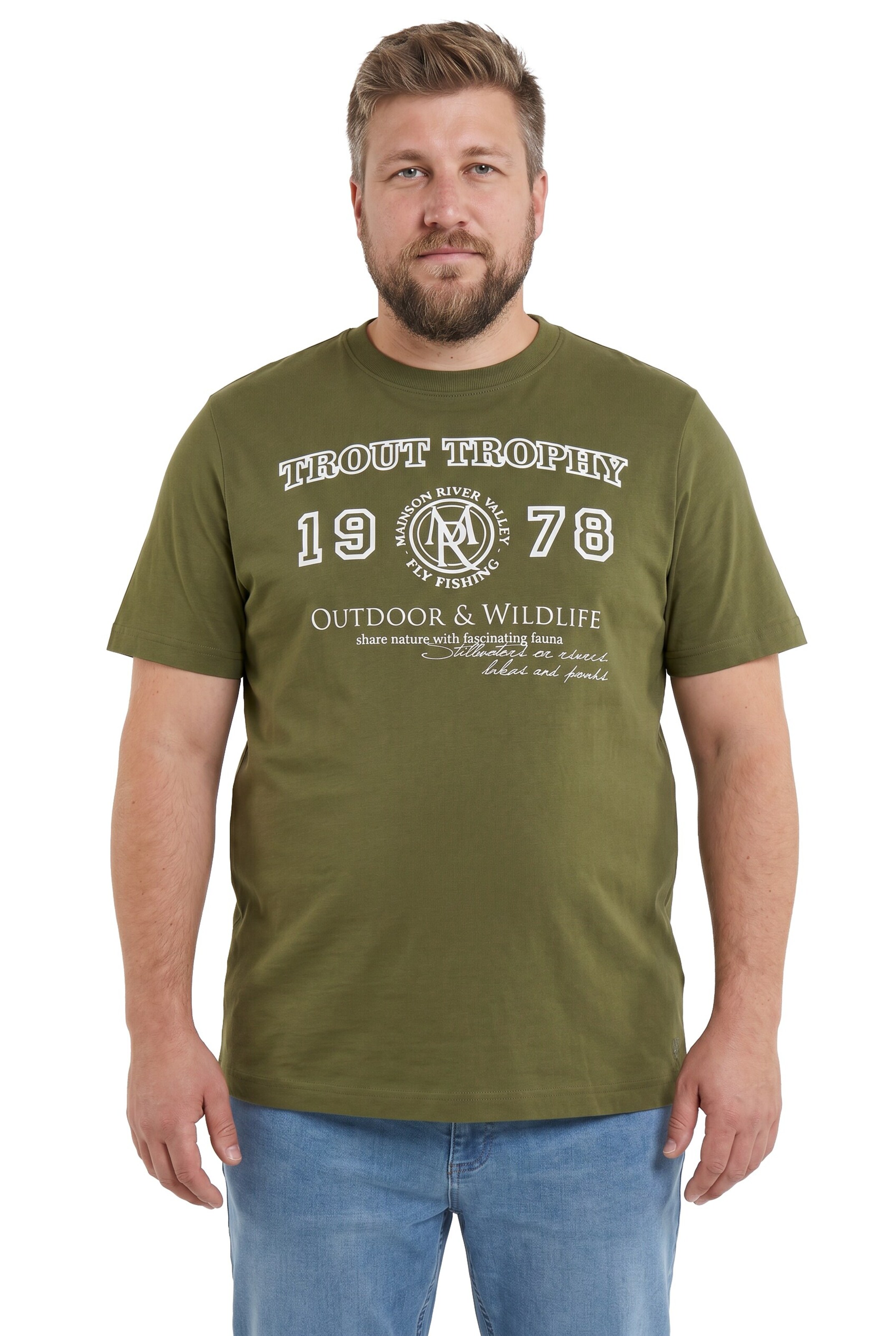 Men Plus Shirt in Green: front