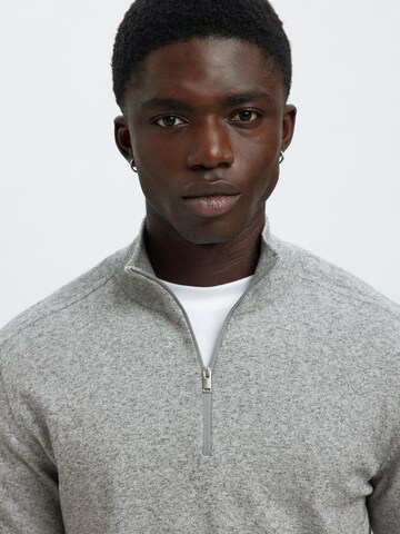 Coupe regular Pull-over 'SLHBERG' SELECTED en gris