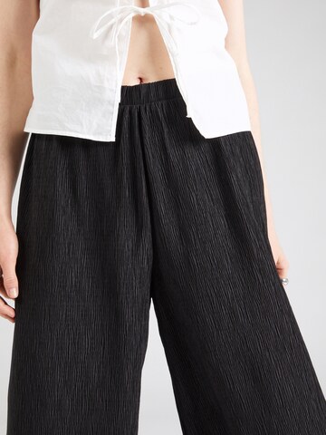 s.Oliver Wide Leg Hose in Schwarz