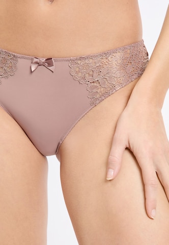 Slip 'Success' di ETAM in beige