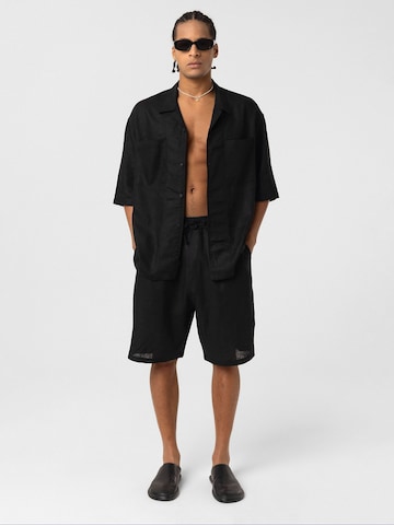 Largi Pantaloni de la Dandalo pe negru