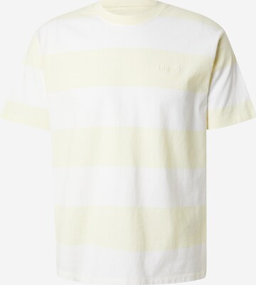 LEVI'S ® Μπλουζάκι 'RED TAB' σε λευκό: μπροστά
