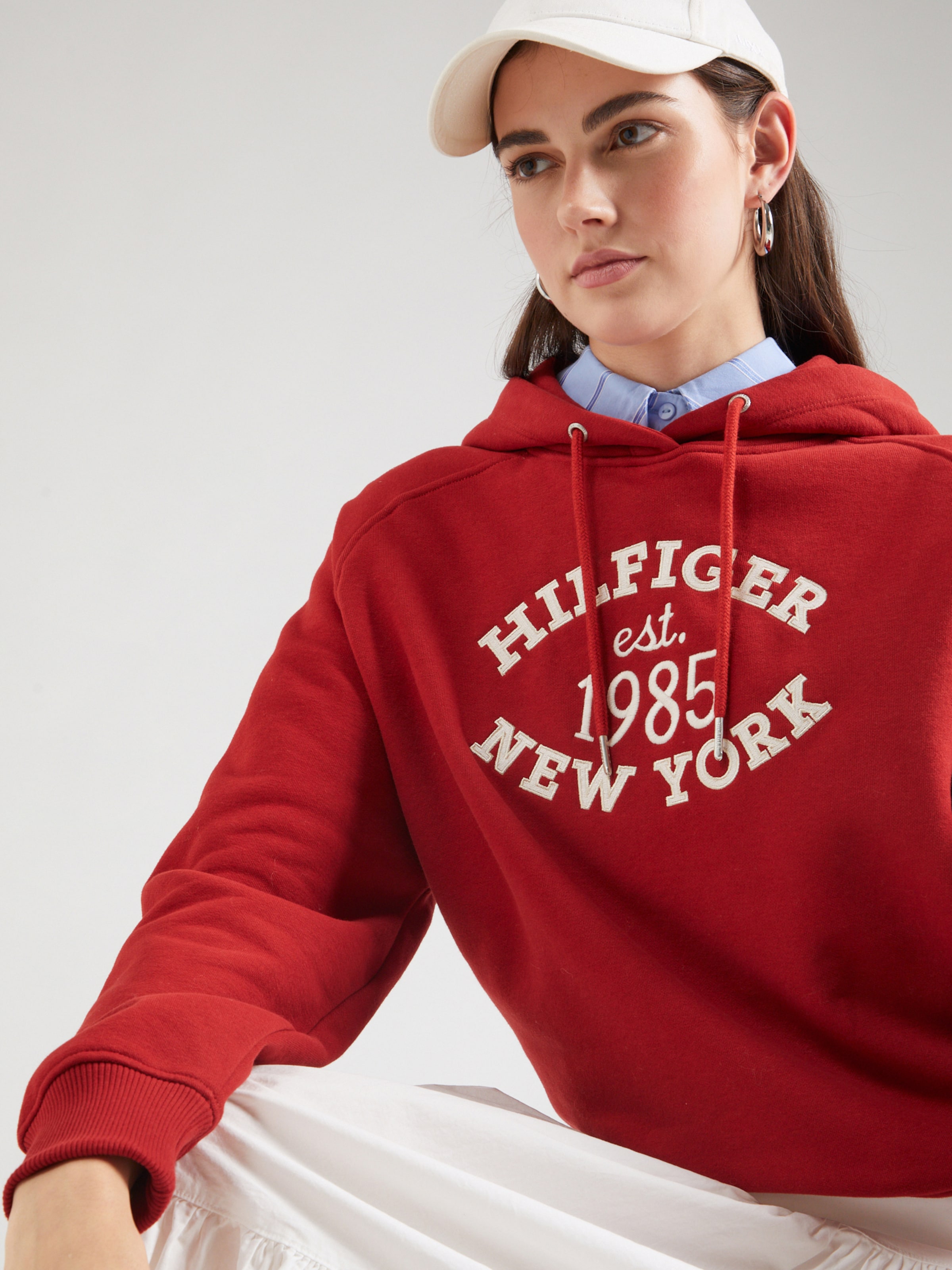 Sweat shirt TOMMY HILFIGER en Rouge ABOUT YOU