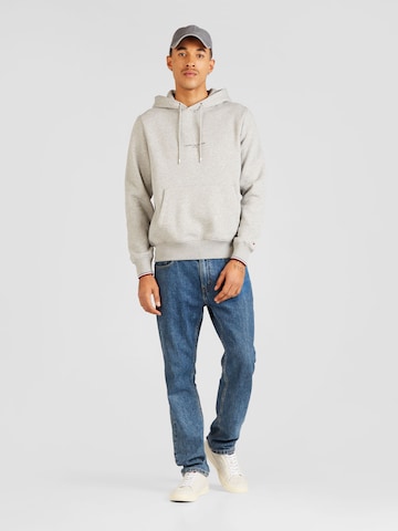 TOMMY HILFIGER Sweatshirt i grå