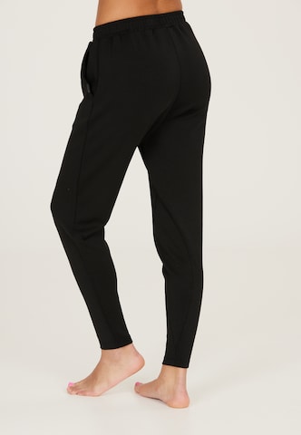 Athlecia Slimfit Sporthose 'Aoma' in Schwarz