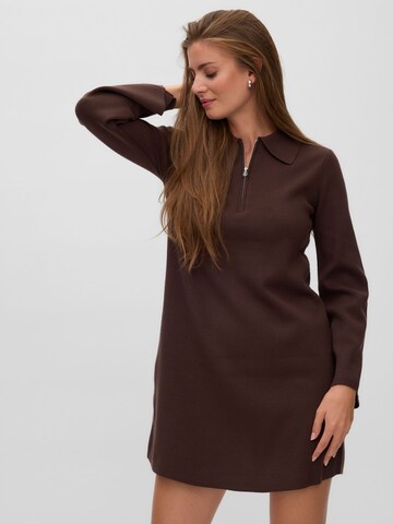 Robes en maille 'AWHanna' VERO MODA en marron