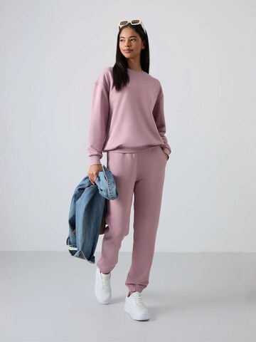 Tommy Life Sweatsuit in Pink: front