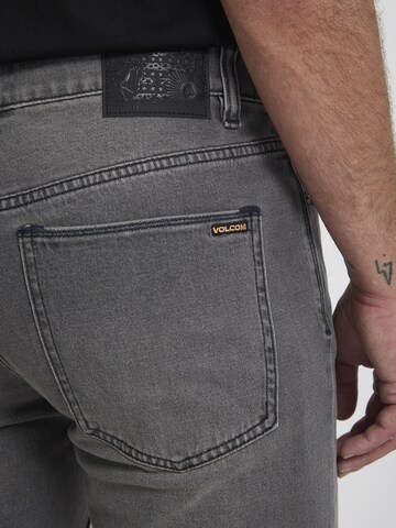 Volcom Regular Jeans 'Solver' in Grau