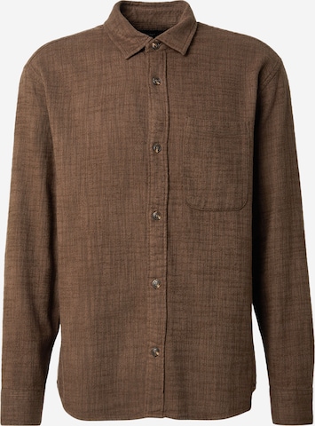 Abercrombie & Fitch Regular Fit Paita värissä ruskea: etupuoli