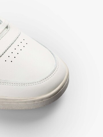 Scalpers Platform trainers 'Court' in White