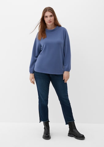 TRIANGLE Sweatshirt in Blue