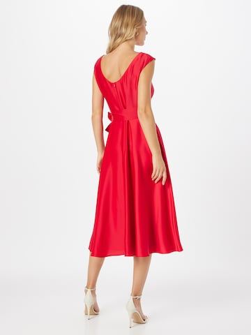 Vera Mont فستان بلون أحمر